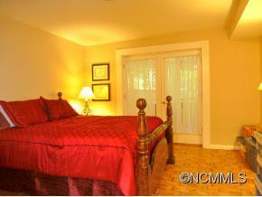 20 Iroquois Drive - Photo 13