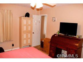 102 Falling Waters Road - Photo 9