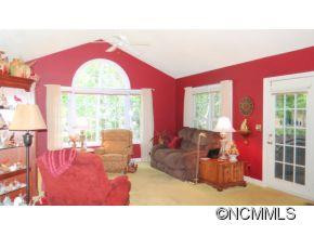 114 Hillside Drive - Photo 7