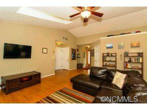 710 Woodhill Court - Photo 5