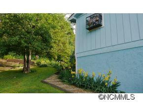 74 Edgewood Drive - Photo 13