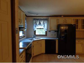 512 Howard Gap Road - Photo 11