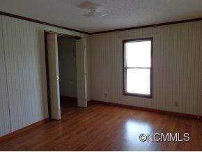 512 Howard Gap Road - Photo 14