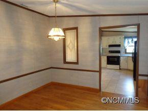 512 Howard Gap Road - Photo 8