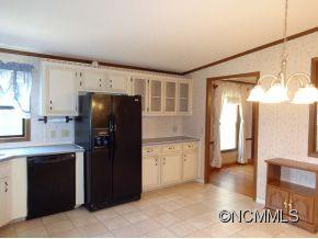 512 Howard Gap Road - Photo 10