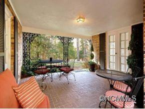 130 Stuyvesant Road - Photo 2