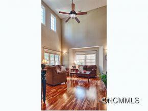18 SAPLING LANE - Photo 4