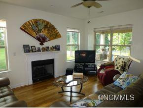 512 FAIRVIEW ROAD - Photo 2