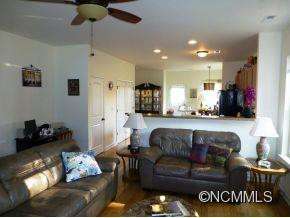 512 FAIRVIEW ROAD - Photo 12