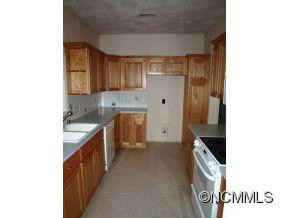 9 Unoga Ct - Photo 3