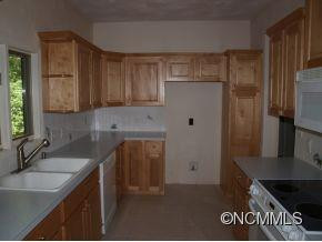 9 Unoga Ct - Photo 4