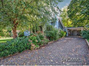 271 BROOK STREET - Photo 3
