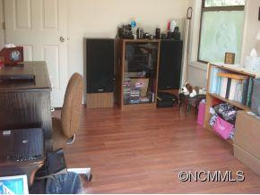 110 Longview - Photo 13