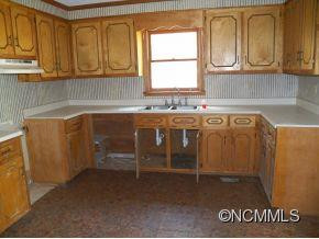 410 Henry Thompson Road - Photo 2