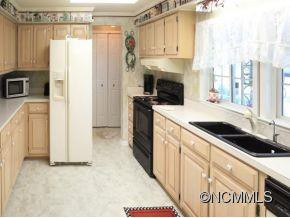 6 N. CHARLES LANE - Photo 8