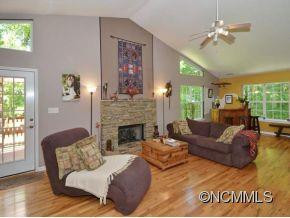 47 LAWTERDALE RD - Photo 2