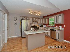 47 LAWTERDALE RD - Photo 6
