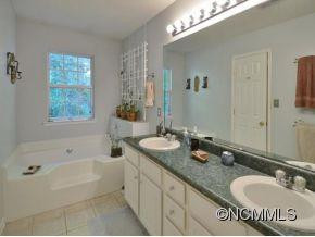47 LAWTERDALE RD - Photo 8