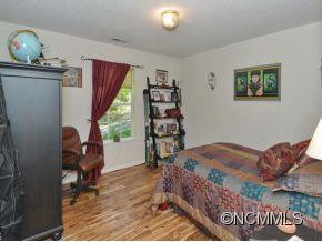 47 LAWTERDALE RD - Photo 9