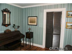 725 Maybank Drive - Photo 8