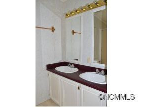 410 Plemmons Place - Photo 8