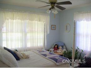 258 SPRING VIEW DRIVE - Photo 9