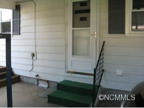 641 CAMELOT DRIVE - Photo 13