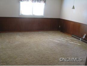 641 CAMELOT DRIVE - Photo 5