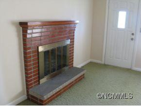 641 CAMELOT DRIVE - Photo 6