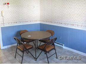 641 CAMELOT DRIVE - Photo 7