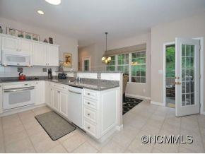 207 TALLYHO LANE - Photo 8