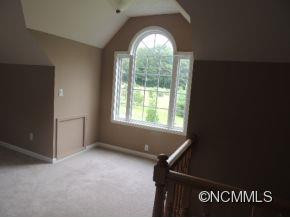 483 Meadowview Drive - Photo 3