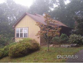 576 Hamlet Drive - Photo 2