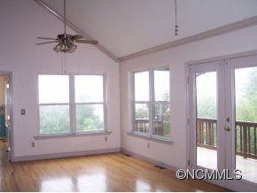 576 Hamlet Drive - Photo 10