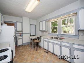 7 COUNTRY CLUB DRIVE - Photo 6