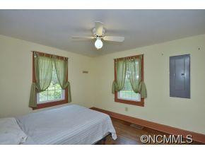 89 Moody Avenue - Photo 6