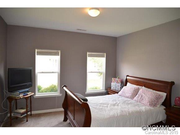 81 Rotunda Circle - Photo 18