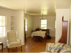 331 Wilson Dr - Photo 4