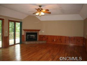 2526 Bobs Creek Rd - Photo 4