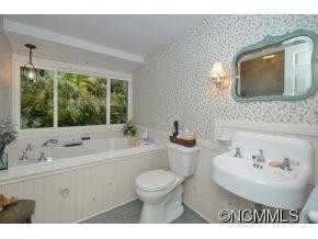 3517 Highway 176 - Photo 13