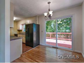 19 EVERGREEN AVE - Photo 3