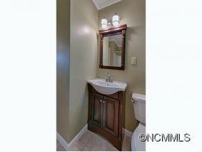 19 EVERGREEN AVE - Photo 8