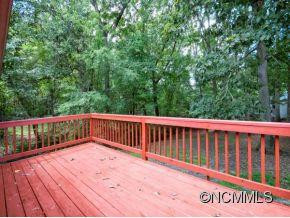 19 EVERGREEN AVE - Photo 10