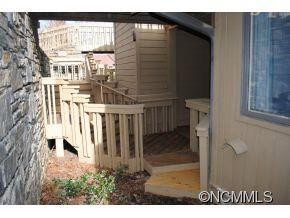 106 Live Oak Lane