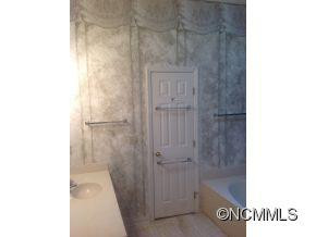 14 Riverknoll Drive - Photo 10