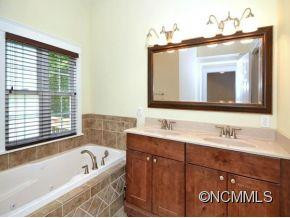 11 OAK GLEN - Photo 13
