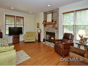 11 OAK GLEN - Photo 8