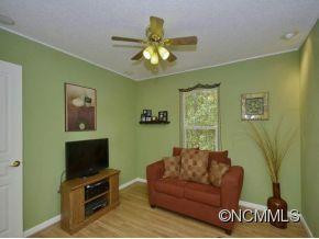  - Photo 15