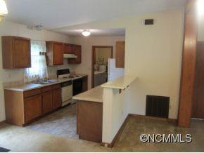 10 Fox Meadow - Photo 4