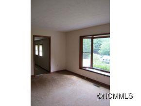 10 Fox Meadow - Photo 6